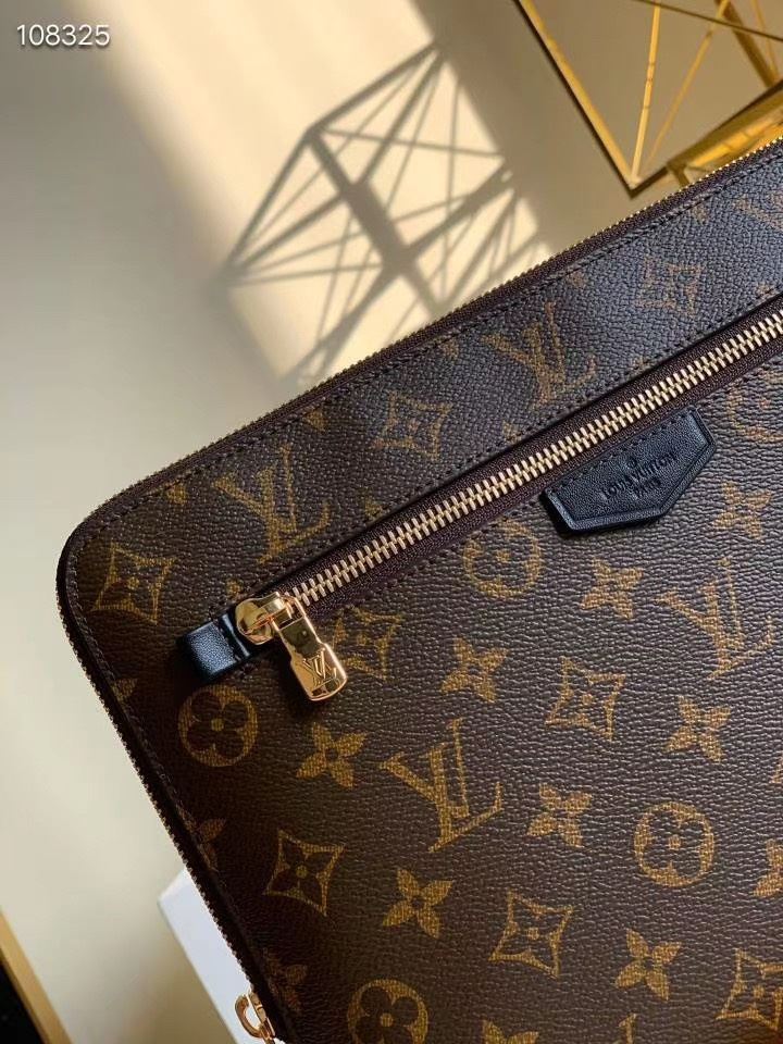 LV Clutch Bags